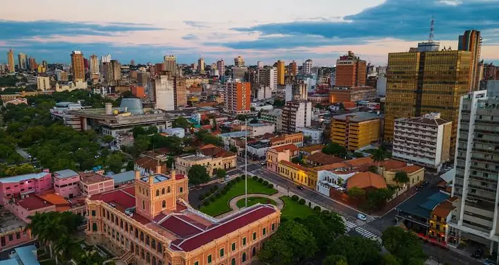 Vista aérea del centro de Asunción, Paraguay